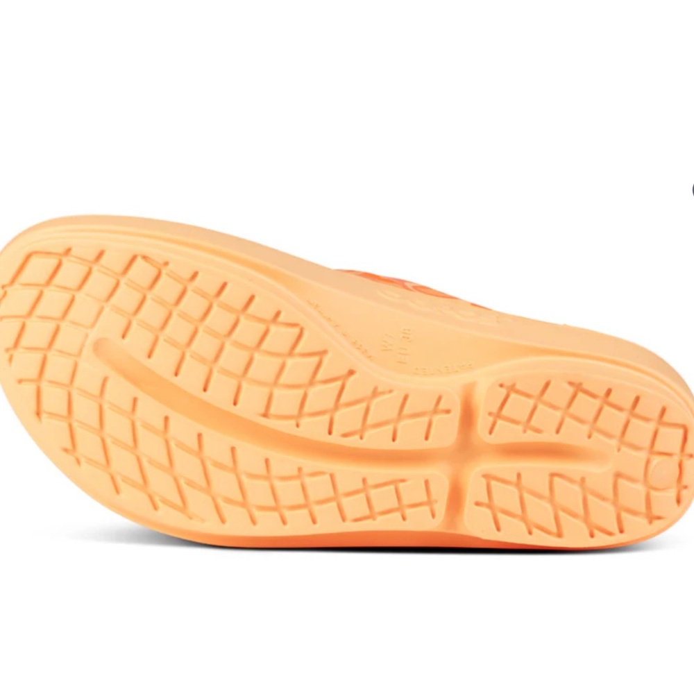 OOFOS “Oolala Limited Edition” Sandals - Picture 8 of 14
